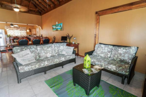 YanceyLargo-6BR Two-Story Estate with Mountain Views